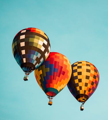 Hot air balloons representing three essential statistics for L&D professionals.